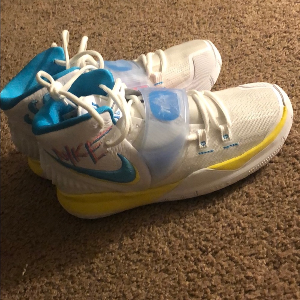 SOLD!!! NWT Nike Kyrie 6’s